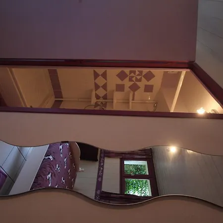 Couette-café Chambres Et Table D'hotes 
