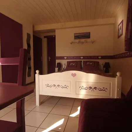 Couette-café Chambres Et Table D'hotes 