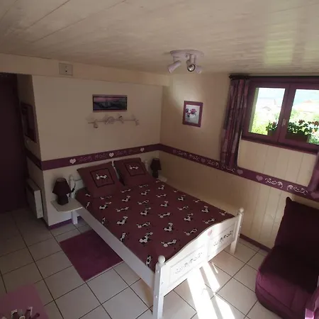 Couette-café Chambres Et Table D'hotes 